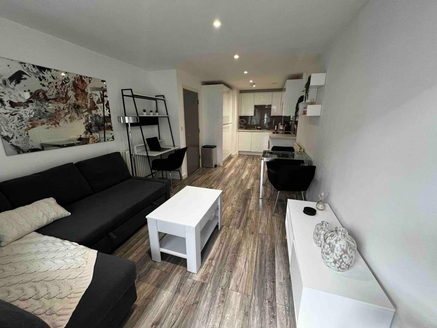 Stylish 1-Bed Flat With Sofa-Bed In London Daire Dış mekan fotoğraf
